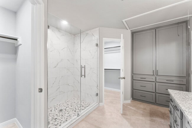 Building Photo - 10422 Rockcrest Rd