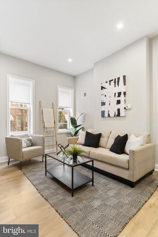 Building Photo - 2571 Coral St