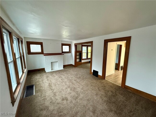 Building Photo - 846 Lee Dr