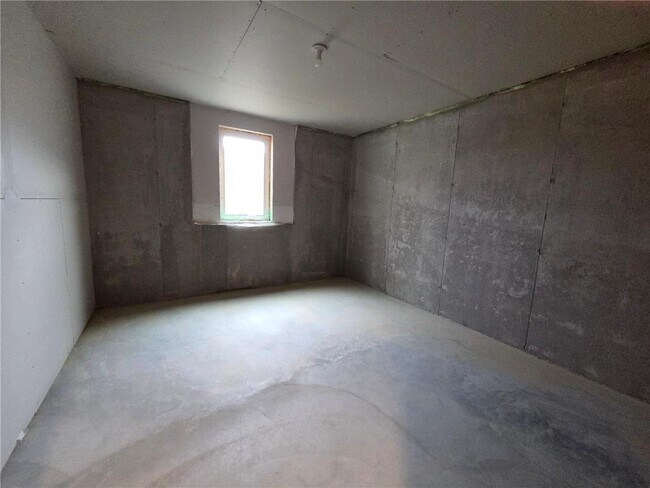 Building Photo - 838 Foxglove Ter