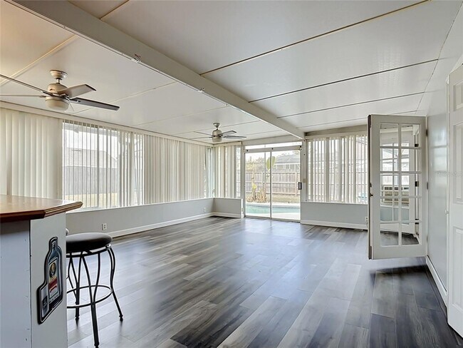 Building Photo - 227 Robbins Rest Cir