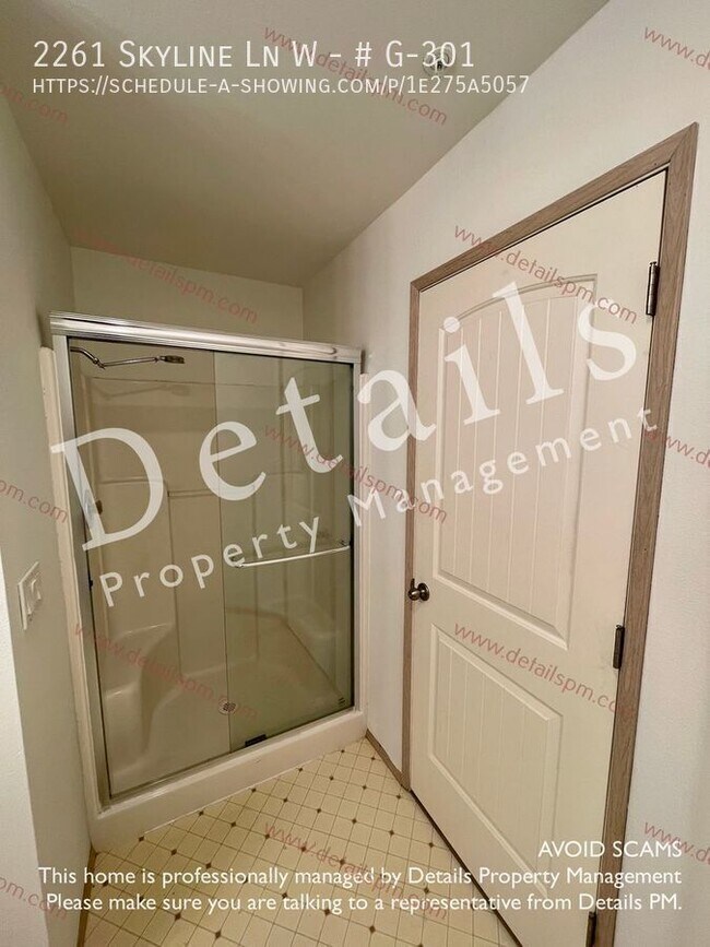 Building Photo - 2261 Skyline Ln