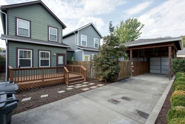 Building Photo - Great 3 bedroom 3 bath home in Germantown!