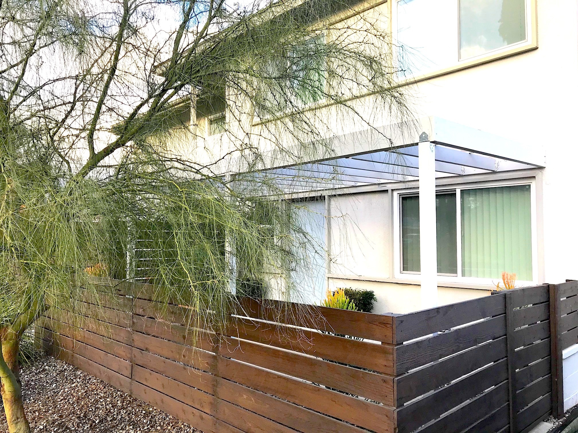 Building Photo - 212 E 8th St