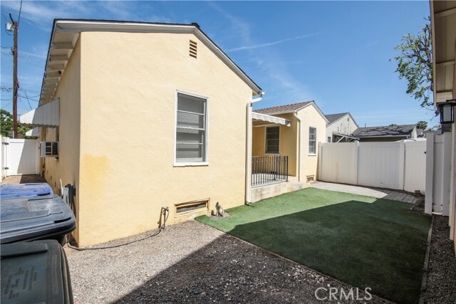 Building Photo - 1040 W Almond Ave