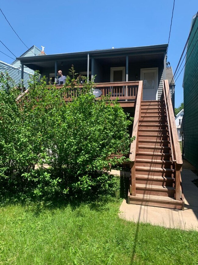 Building Photo - 1046 Northampton St