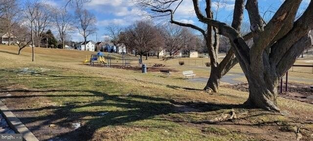 Building Photo - 304 Walnut St