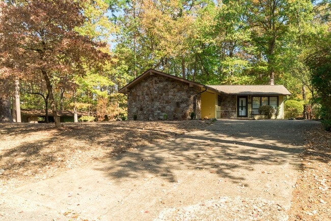 Building Photo - 23 Alina Ln