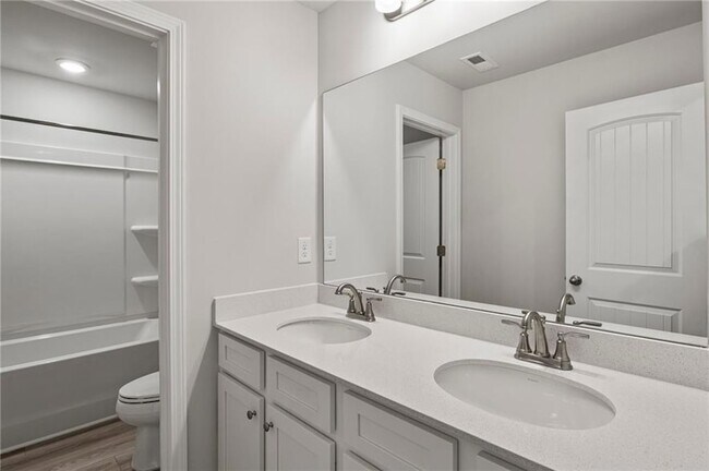 Building Photo - 213 Chiswick Lp