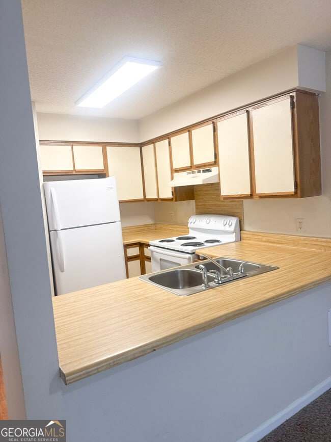 Building Photo - 222 Lanier Dr