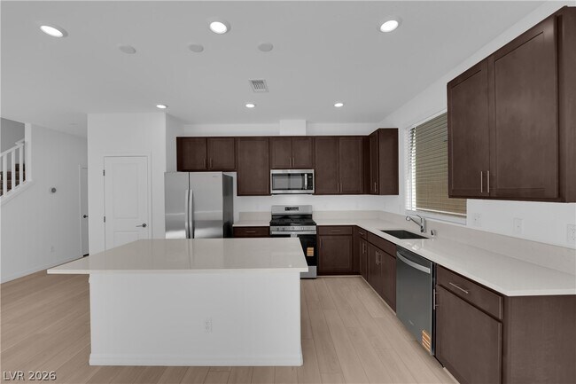 Building Photo - 10263 Estancia Hl St