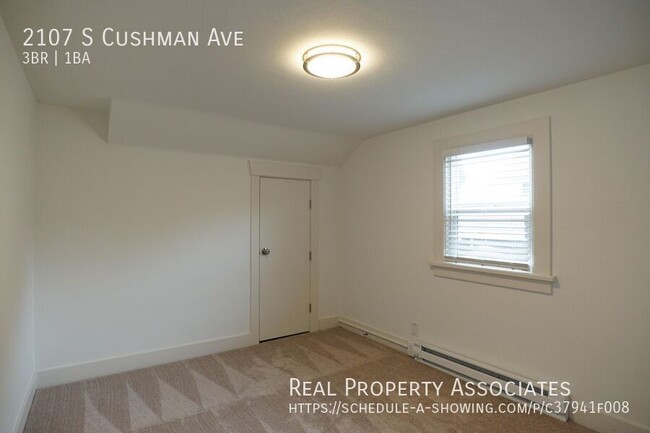 Building Photo - 2107 S Cushman Ave