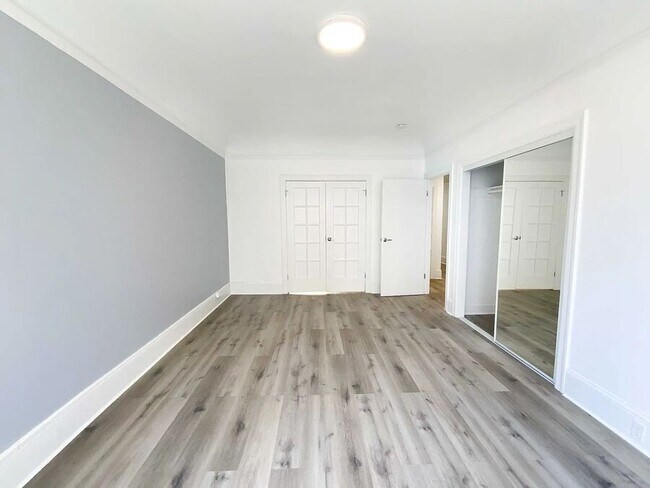 Building Photo - 525 Leavenworth St