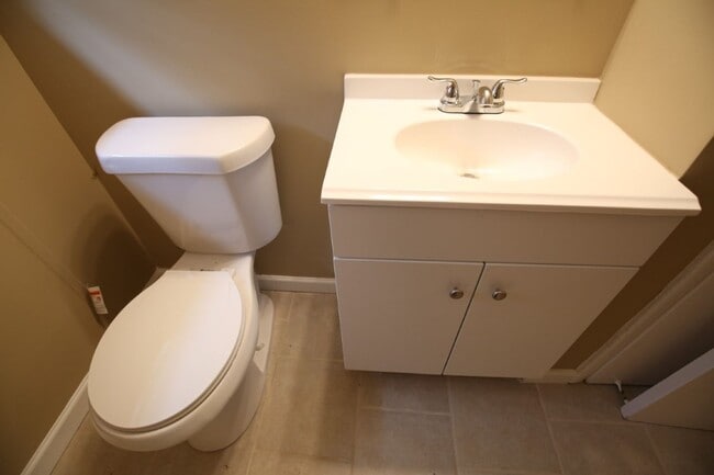 Building Photo - 2816 8th St NE