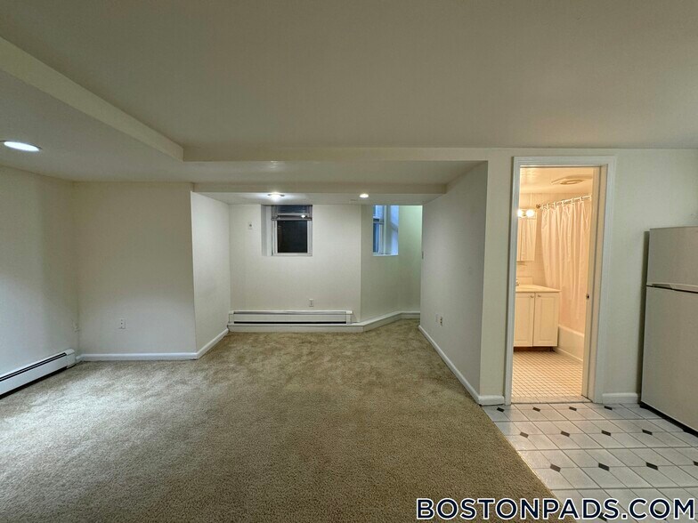 Building Photo - 1223 Beacon St