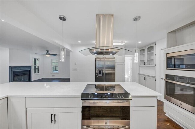 Building Photo - 172 Oak Forest Dr