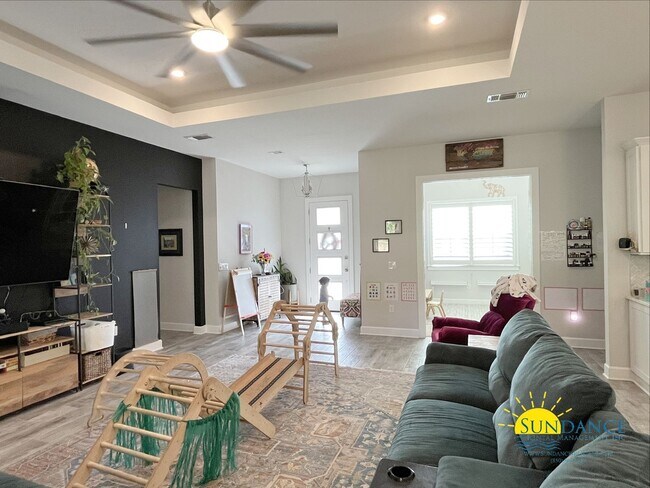 Building Photo - Efficient Solar 4-Bedroom Home in Navarre’s La Fontaine Gated Community with Deeded Beach Access!