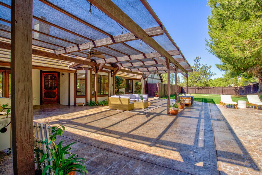 Building Photo - 33180 Vino Way