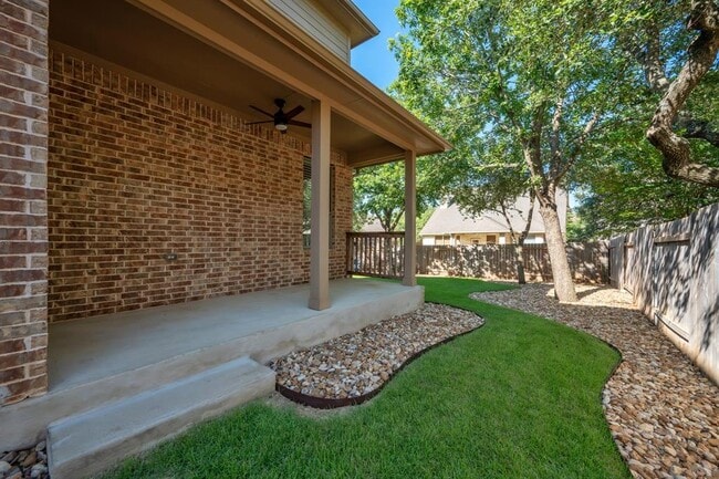 Building Photo - 8620 Alophia Dr