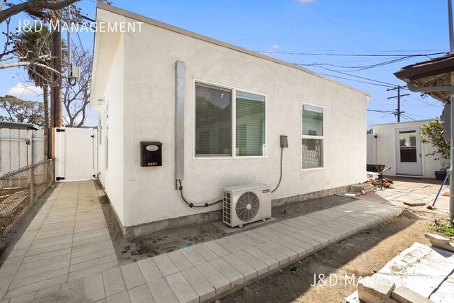 Building Photo - Brand New Unit in North Clairemont