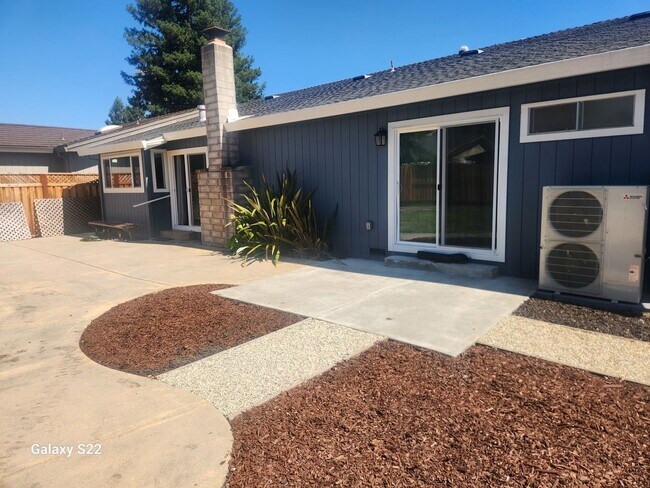 Building Photo - This is a Must See beautiful 3 bedroom, 2 ...