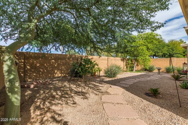 Building Photo - 2856 E Augusta Ave