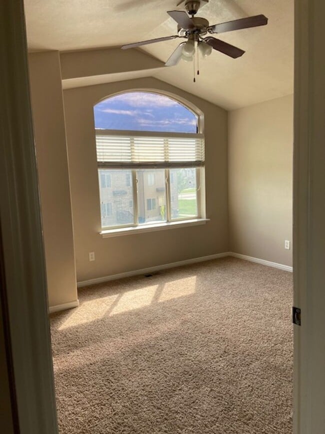 Building Photo - West Park #10