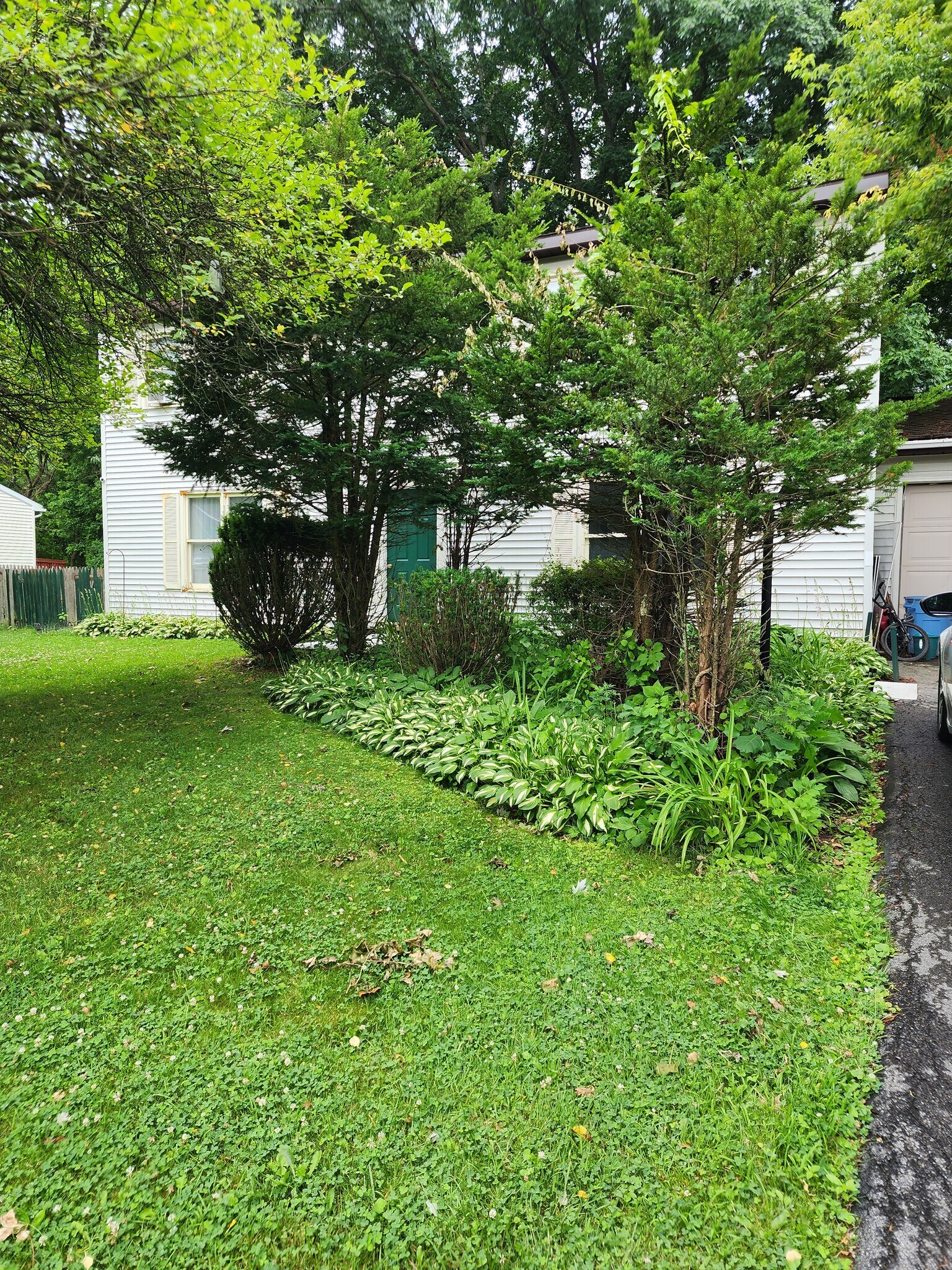 Building Photo - 27 Hanover Dr