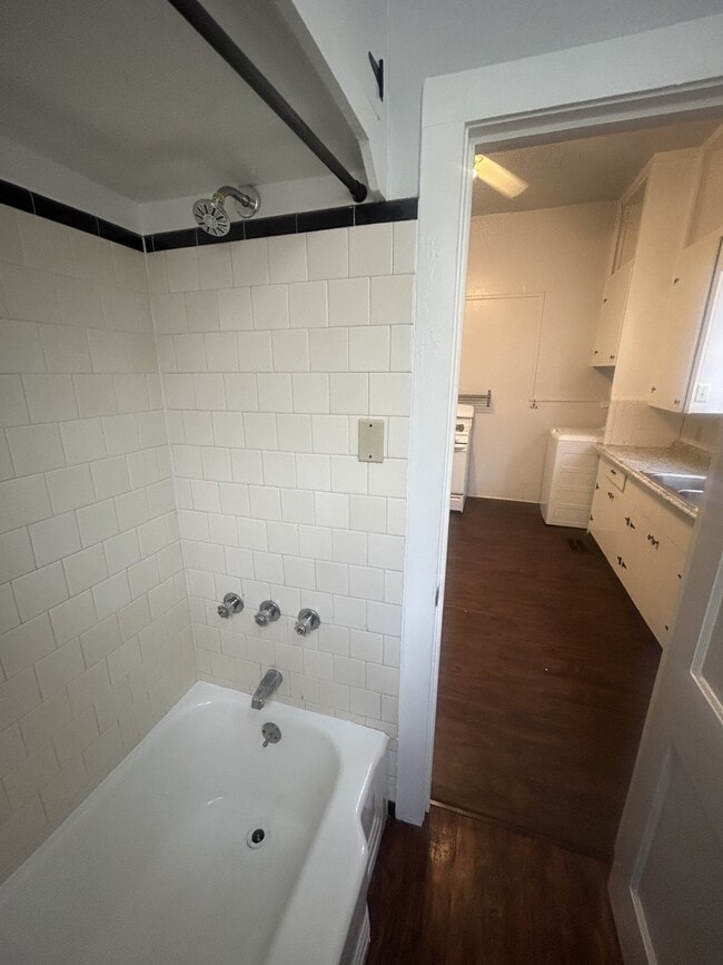 Building Photo - 1114 25th St
