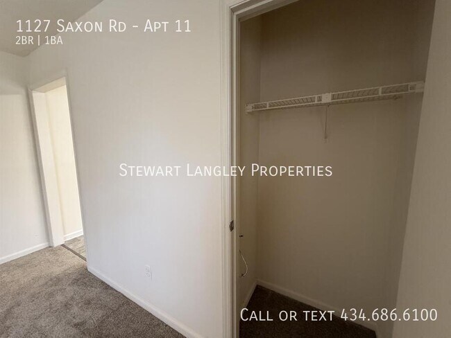 Building Photo - 1127 Saxon Rd