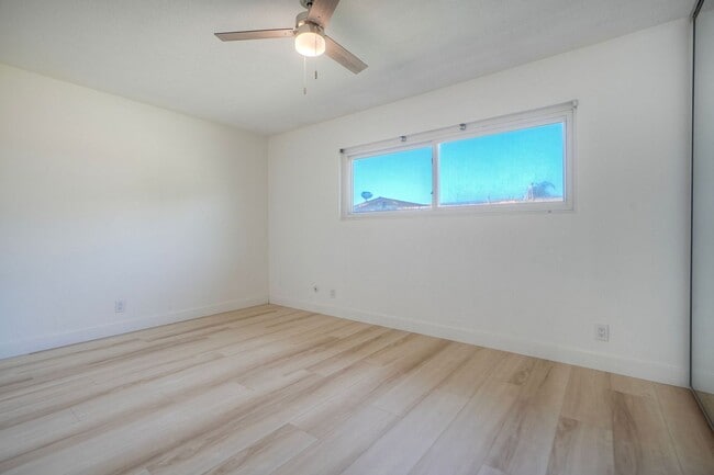 Building Photo - Beautifully Renovated 3-Bedroom Home with ...