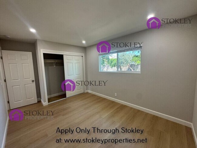Building Photo - 6346 Escallonia Dr
