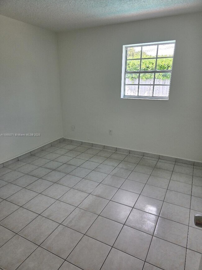Building Photo - 9915 SW 87th St
