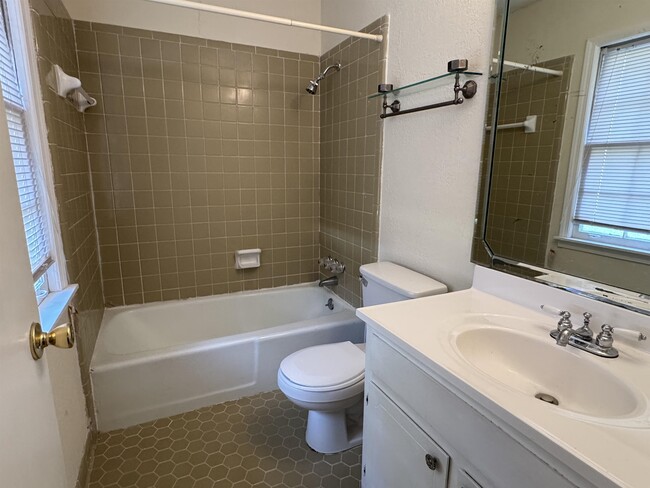 Building Photo - 2295 Eastover Dr