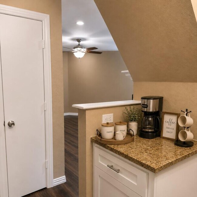 Building Photo - 2314 Bamboo Dr