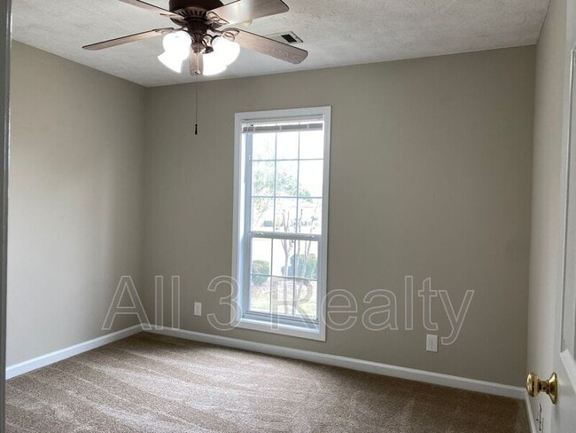 Building Photo - 349 Hambleton Ct