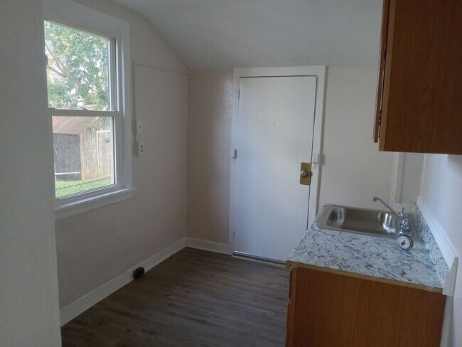 Building Photo - 19-21 Taylor