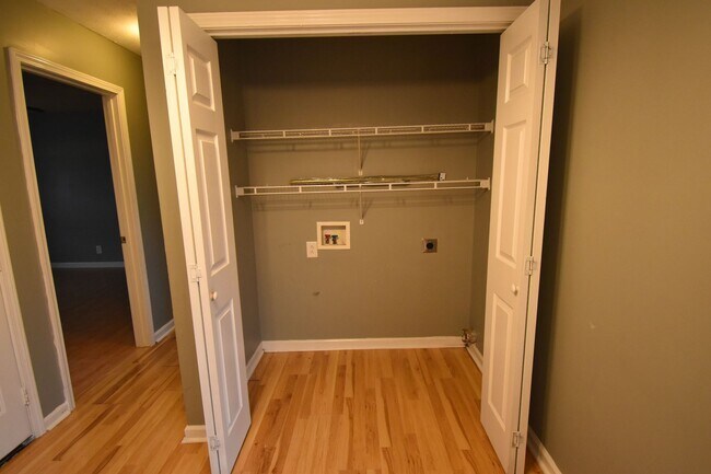 Building Photo - 3 Bedroom Pet Friendly Home For Rent Near ...