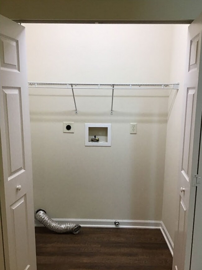 Building Photo - 3-bedroom, 2.5-bathroom Townhome
