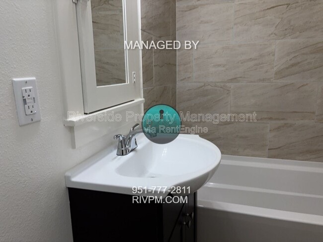 Building Photo - 2510 Lime St