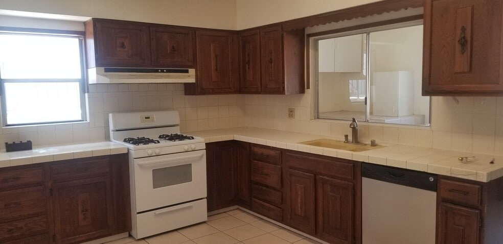 Building Photo - 1801 Vine St