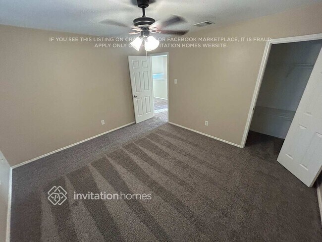 Building Photo - 250 Hilltop Dr