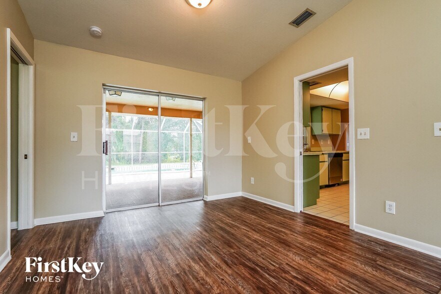 Building Photo - 302 Edward Ave