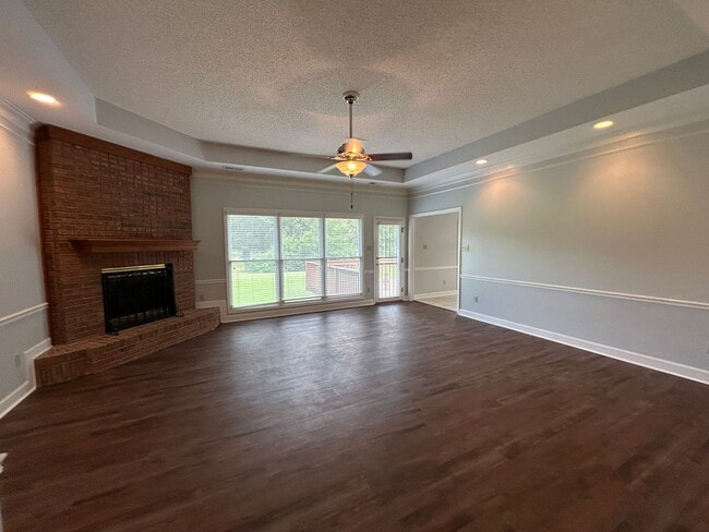 Building Photo - Desirable Oakland Home on Acreage. Owner W...
