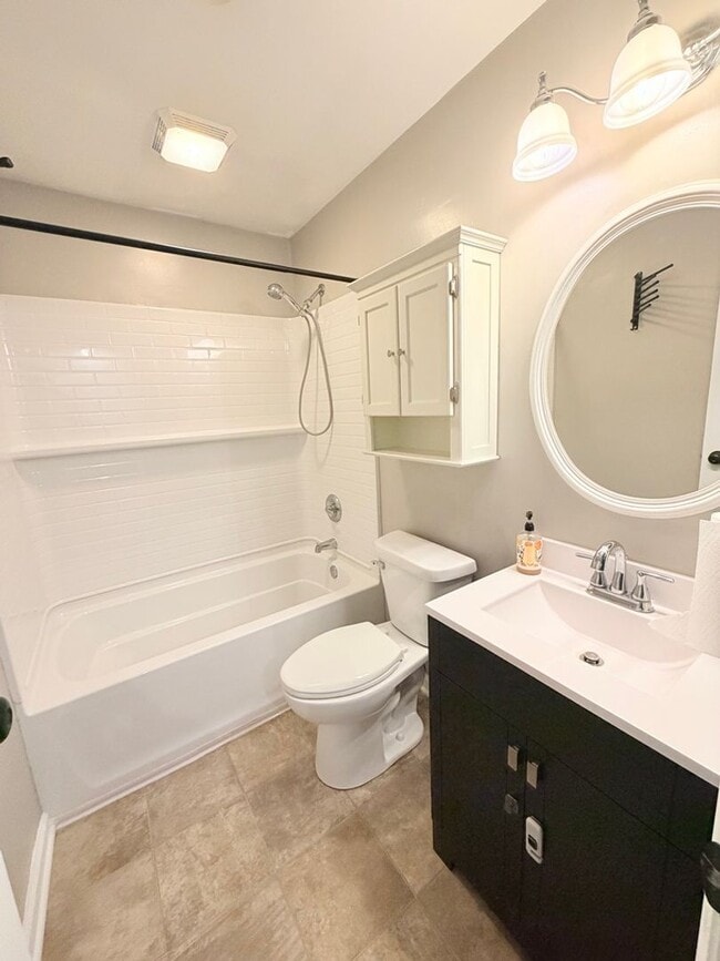 Building Photo - 620 High School Dr