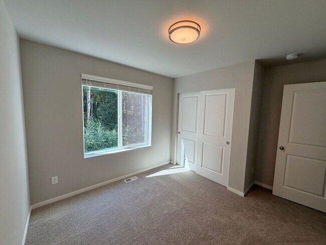 Building Photo - Quality 2025 Built Home in CK School District!