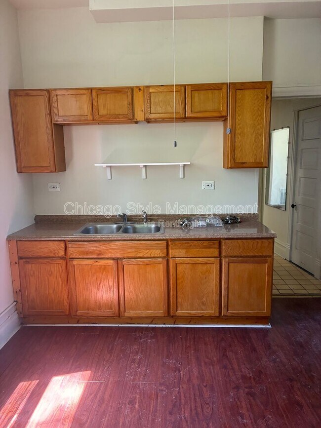 Building Photo - 9035 S Burley Ave