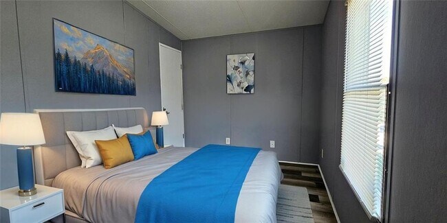 Building Photo - 4255 Smoke Creek Pkwy