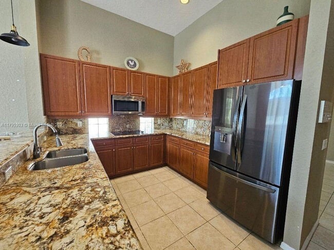Building Photo - 18628 Ocean Mist Dr