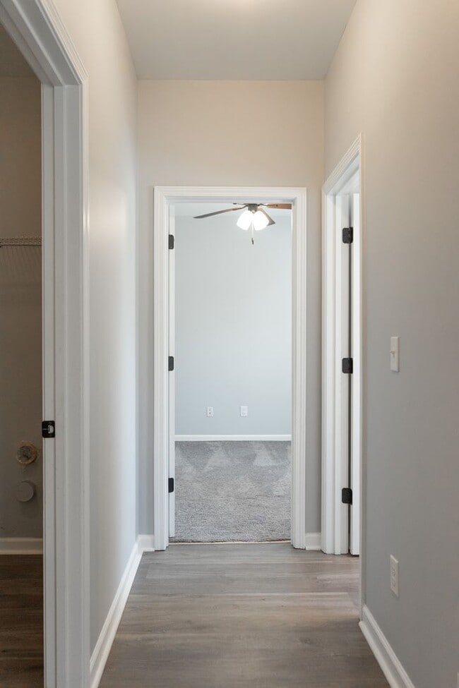 Building Photo - 2624 Leland Dr